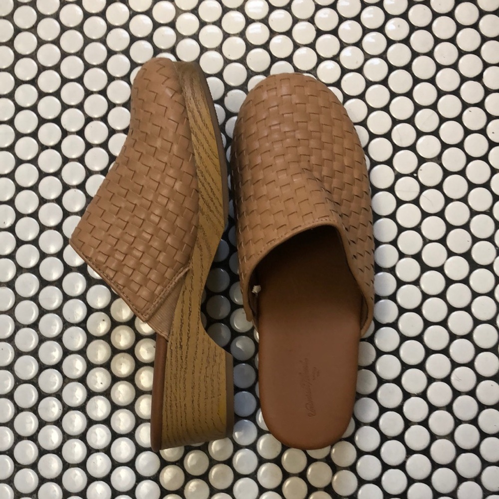 Universal Thread Tan Woven Mules